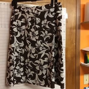 LIZ & CO women’s skirt, back zipper, sz 10  brown
